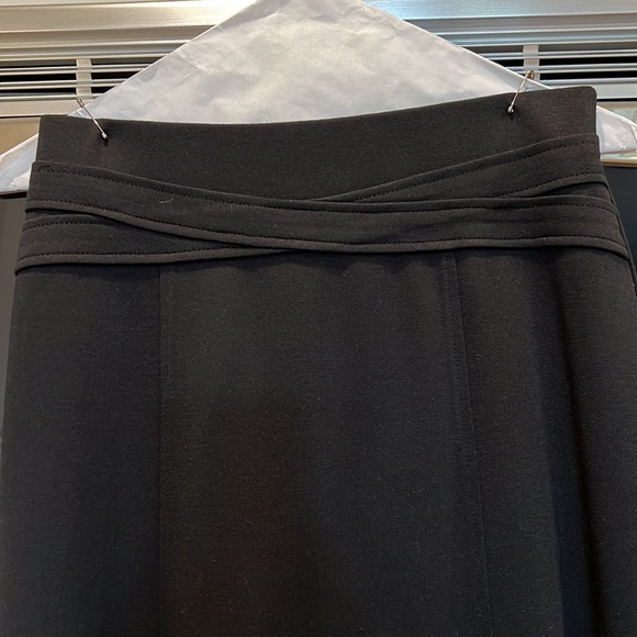 Dressbarn XS Elastic Waist Flare Skirt - Picture 2 of 4